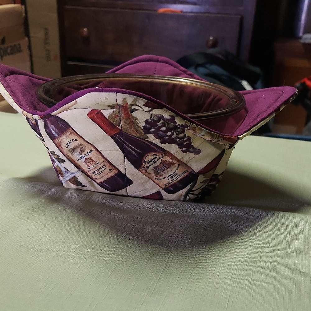 Purple Wine-Themed Bowl Cozy